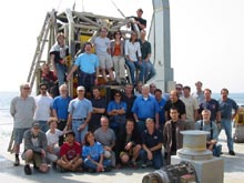 Submarine Ring of Fire 2004 expedition science team and crew.